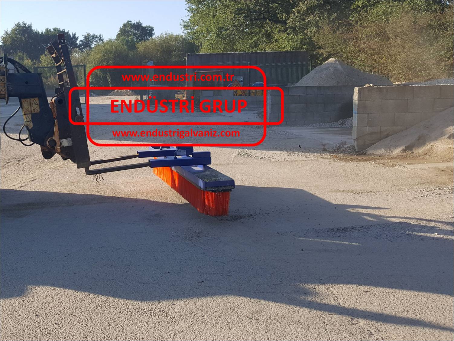 forklift-traktor-telehandler-transpalet-catali-supurge-atasmani-endustriyel-hidrolik-motorlu-doner-fabrika-yol-ahir-bahce-talas-hurda-cakil-tas-kaya-kum-cop-toz-supurme-fircasi (2) forklift-traktor-telehandler-transpalet-catali-supurge-atasmani-endustriyel-hidrolik-motorlu-doner-fabrika-yol-ahir-bahce-talas-hurda-cakil-tas-kaya-kum-cop-toz-supurme-fircasi